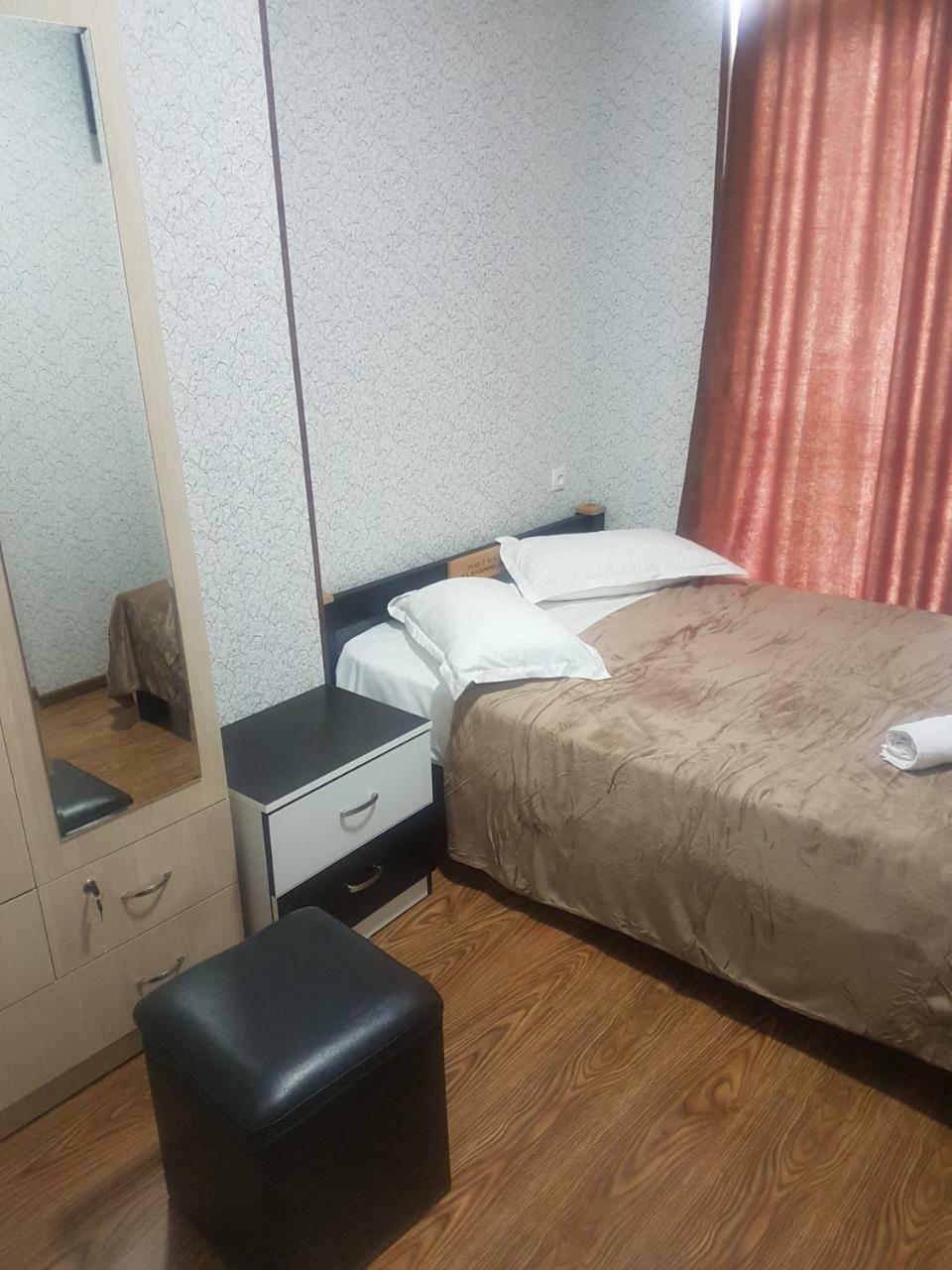 Hotel Leader ティビリシ エクステリア 写真