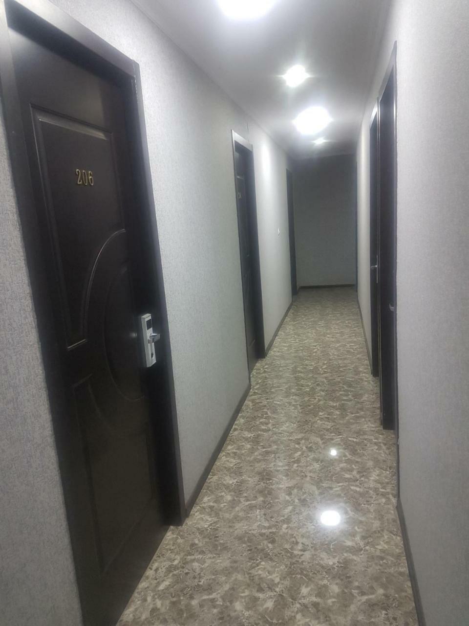 Hotel Leader ティビリシ エクステリア 写真